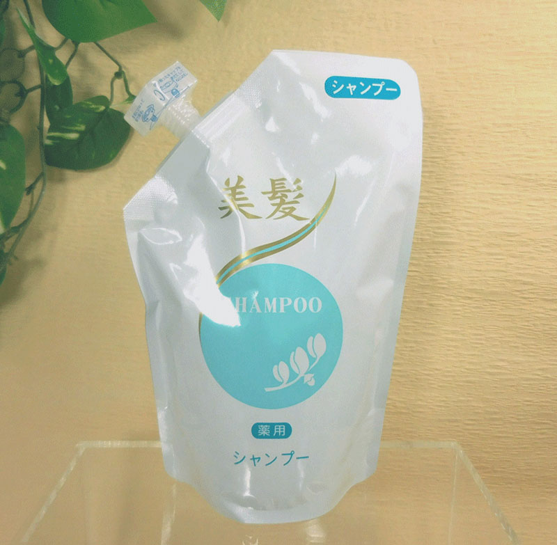 【ヘアケア製品】薬用シャンプーホホバ配合　美髪-びかみ-