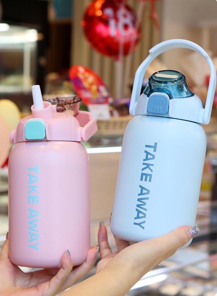 水筒 マグ おしゃれ ストロー付き マグボトル ボトル ハンドル 持ち手 ステンレスボトル 水筒 850ml スポーツドリンク 大人 コーヒー 持ち運び 洗いやすい プレゼント ギフト 保温 保冷 魔法瓶 ロック機能