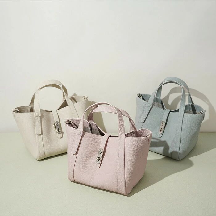 本革 バッグ レディース ショルダーバッグ 大人 トートバッグ レザー 2way セレモニー 小さめ 軽量 軽い牛革 上品 かわいい 入園式 卒園式 卒業式 入学式 ママスーツバッグ プレゼント ギフト ブランド 鞄 女性 通勤 オフェス バッグインバッグ