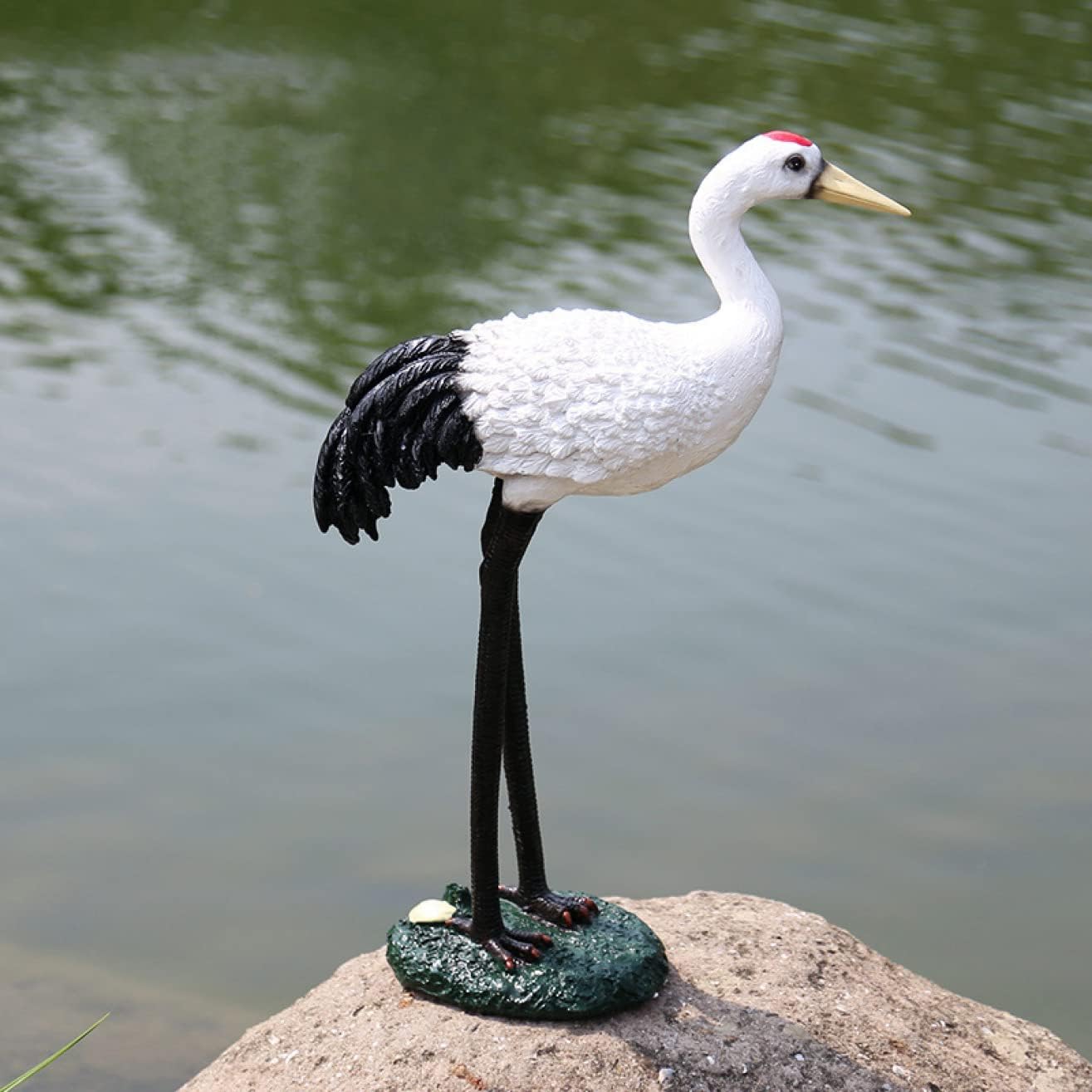 庭の飾り屋外動物 庭の彫像鶴 かわいい 樹脂 鳥の像 フィギュア ガーデンオーナメント 置物 大きい 本物そっくり インテリア雑貨 小鳥 オシャレな置き物 庭彫刻の装飾 タイプ2 アウトドア 芝生 装