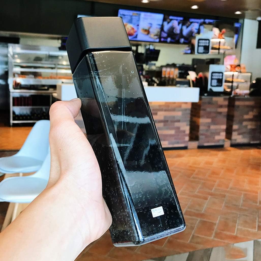 楽天Libre777水筒 四角形 ウォーターボトル おしゃれ ファッション 550ml 大容量 クリアボトル 携帯用 便利 通勤 オフィス用 無鉛 水飲みコップ スケーター PP素材 カップル 恋人 スポーツ 運動用 プ