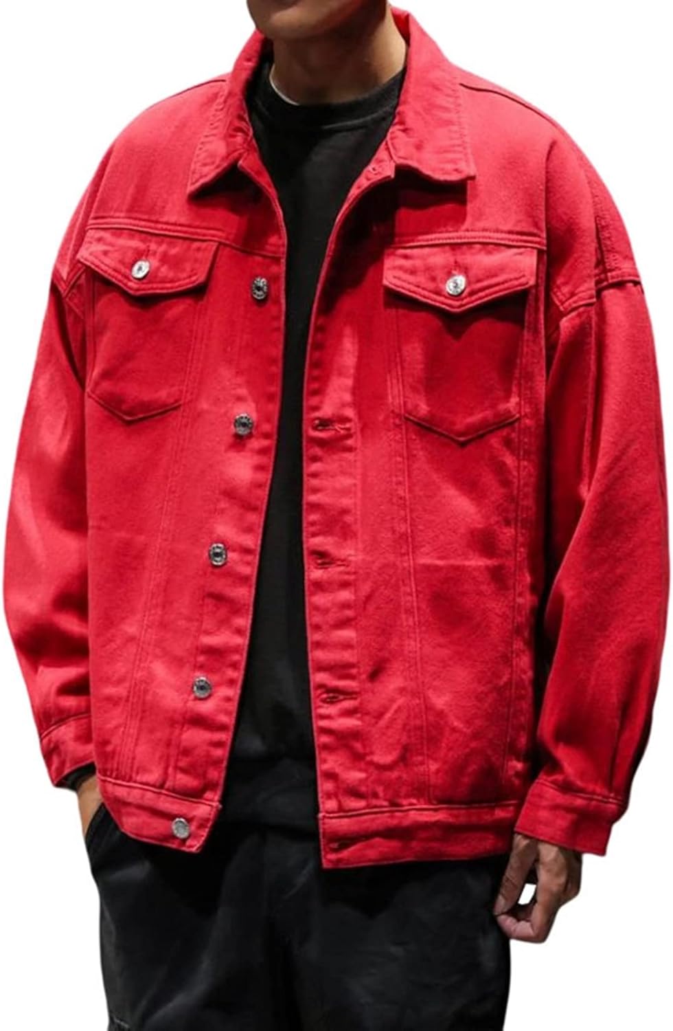 　　　 ◆◇◆売れている秘密◆◇◆ メイン素材: 100% 分類外繊維(コットン混) 素材構成: 100% 分類外繊維(コットン混) 適度な厚みのあるしっかり綿生地で作られているので、通気性が良く、防風、防寒性に優れています。 窮屈さを感じさせない絶妙なデザインで、ストレスのないオシャレを楽しめるデニムジャケットです。丈夫な縫製を使用しているので、破れにくく、耐洗濯性に優れています。 コーデに取り入れやすい大人カジュアルスタイルのジャケットは、どんなアイテムと合わせても相性抜群で、男性魅力をよく見せてくれます。 　　　◆◇◆注意事項◆◇◆ご覧のモニターの環境、撮影環境により実物と色味が異なって見える場合がございます。湿った状態で他のものと擦り合わせると色が移る恐れがあります。濃色品の洗濯時は、白色、淡色と分けて洗ってください。説明 ブランド：Sakunaca（※商標【6547062】）しっかりとしたおしゃれな綿混紡のデニム生地を使用しており、着心地が抜群なメンズジャケットが入荷しました。羽織るだけでカッコイイデニムジャケットは、Tシャツと合わせたり、パーカーの上に羽織ったり、ファッション感がたっぷりで、秋の季節にメインアウターとして活躍する一枚です。ご注意：製造工程の関係上、各採寸箇所（平置き）実寸より（-1〜+3cm）の誤差の許容範囲でご了承願います。この商品は天然染料を染めの、独特な風合いを求めたジーンズと同様のデニム素材を使用しております。洗濯の度に色落ちが生じ、他のものに色移りします。また染料の特性上、本製品をそのまま着用すると、製品と接触したものに色移りが生じますので十分ご注意ください。漂白剤・タンブラー乾燥ご使用は避けてください。洗濯後はよく型を整えて干してください。商品の色は、ご使用のモニターによって実際の色と異なる場合が御座いますのでご了承ください。万が一、商品の不良など問題がありましたら「アカウントサービス」→「注文履歴」→「販売：新作店舗」→「質問する」から、ご連絡をいただきますようお願い申し上げます。