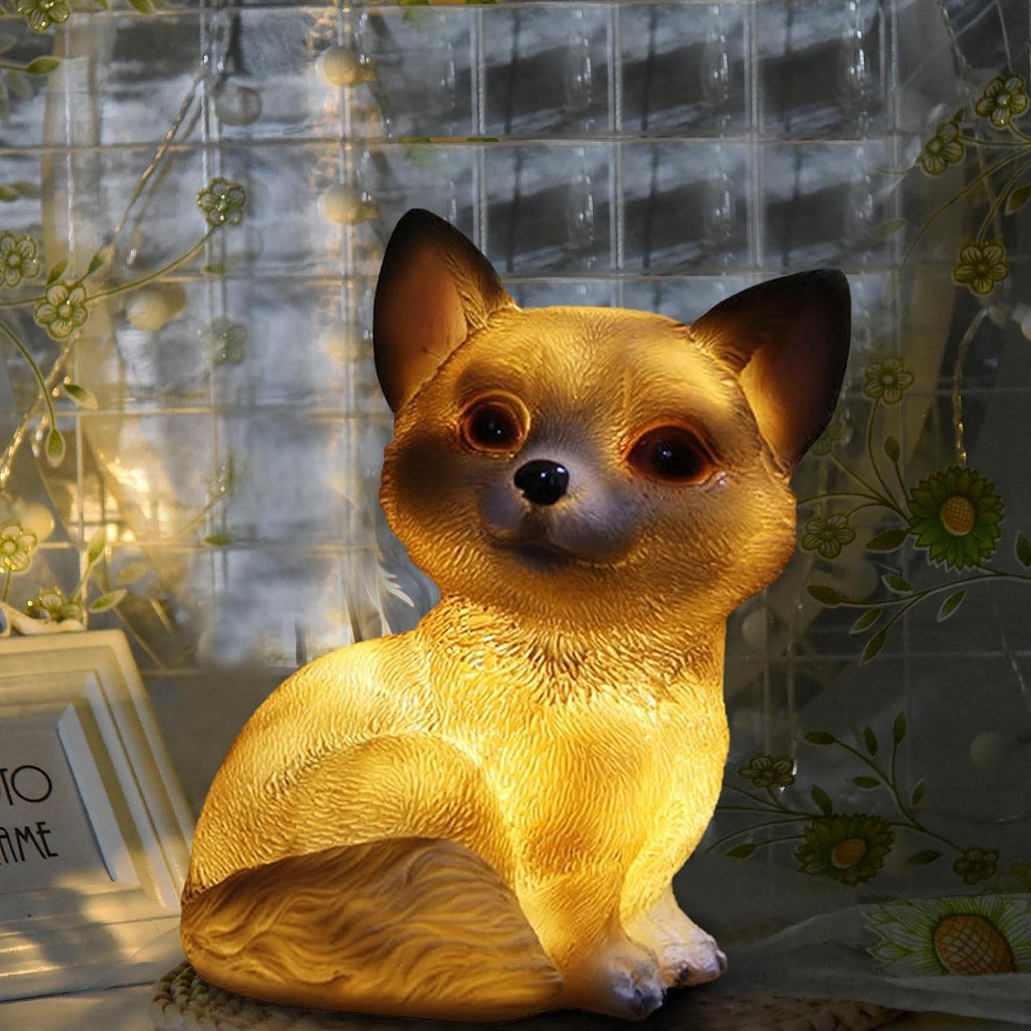 　　　 ◆◇◆売れている秘密◆◇◆ 高品質の素材：これらの小動物の庭の彫像は、透明な樹脂とプラスチックでできており、無毒で長持ちします。 動物のデザイン：小動物の形をしたソーラー屋外装飾ライトは、ユニークな視覚的楽しみを提示するように注意深く設計されており、暖かいLEDライトを使用してロマンチックな雰囲気を作り出しています。 耐候性/防雨性：あらゆる種類の天候に適しており、屋外での露出や雨天による不便を心配する必要はありません。 ソーラー充電：ポリシリコンソーラーパネルを搭載し、充電時間は8時間（季節によって異なります）、照明時間は6?9時間です。 省エネ：光センサーは自動的に太陽エネルギーを吸収して電気エネルギーに変換し、ソーラーパネルに保存します。 　　　◆◇◆注意事項◆◇◆ご覧のモニターの環境、撮影環境により実物と色味が異なって見える場合がございます。湿った状態で他のものと擦り合わせると色が移る恐れがあります。濃色品の洗濯時は、白色、淡色と分けて洗ってください。説明 ご質問がございましたらご連絡ください