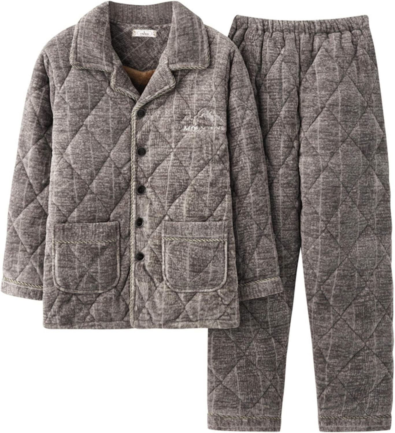 　　　 -------商品詳細------- ★ルームウエア メンズ 秋冬 上下セット フランネル ふわふわ もこもこ パジャマ ★秋冬のルームウェアにぴったり！　ふわふわもこもこの起毛があったかい、中綿パジャマです。気温の低い季節の部屋着や寝間着に使える様、手触りのいい素材にこだわりました。 ★ふわっふわな素材はずっと触っていたいほど滑らか。素肌の上に着ても心地いいのもポイント。 ★一日の疲れを癒す睡眠には、肌触りのいいパジャマやルームウェアは欠かせません。秋や冬、まだまだ肌寒い字春先にはふわふわもこもこのあったか素材を採用したものが、ジメジメムシムシの季節には、吸湿速乾の素材を採用したものを。おうちでのリラックスタイムにぴったりのお気に入りのパジャマ、ルームウェアを☆ ★ご家族やお友達同士でお揃いの部屋着にするのもオススメ。誕生日やクリスマスのプレゼントにもピッタリです!秋冬シーズンに暖かく過ごせましょう！説明 ★素材：ポリエステル100% ★サイズ（cm）： M：着丈70　バスト108　肩幅46　袖丈56　パンツ長さ98 L：着丈72　バスト112　肩幅48　袖丈58　パンツ長さ100 XL：着丈74　バスト116　肩幅50　袖丈60　パンツ長さ102 XXL：着丈76　バスト120　肩幅52　袖丈62　パンツ長さ104 3XL：着丈78　バスト124　肩幅54　袖丈64　パンツ長さ106 ★サイズお奨め： M：身長162‐168cm　体重45‐55kg L：身長165‐172cm　体重55‐65kg XL：身長170‐178cm　体重65‐75kg XXL：身長175‐182cm　体重75‐90kg 3XL：身長180‐188cm　体重90‐100kg ご注意： ※サイズは平置き手採寸サイズとなりますので測り方により誤差が出る場合がございます。 ※撮影環境やモニターによっては、掲載写真と実際の商品の色が異なる場合がございます。 ※予めご了承くださいますようにお願い致します。 洗濯： 手洗いまたは、洗濯機をご使用の場合は、ネットに入れて行っていただくことをオススメします。 形を十分に整えてから日陰の風通しの良いところに干してください。