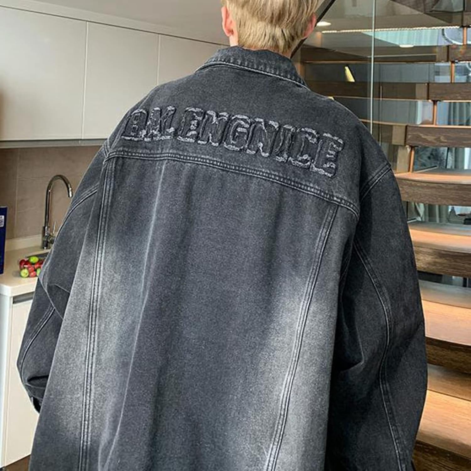 春秋 アウター デニムジャケット メンズ 長袖 防風 折り襟 ヴィンテージ ウォッシュ加工 英字柄 かっこいい オシャレ 英字柄 着回し ジャン ストリート 通学 通勤 普段着 大きいサイズ