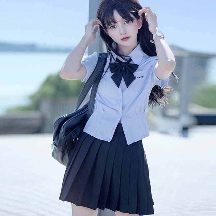 商品 制服 コスプレ衣装 素材 ポリエステル サイズ XS シャツの着丈48.5 肩幅37 袖丈18 バスト81 スカート丈43 ウエスト58-62 体重40-45kg内 S シャツの着丈49.5 肩幅38 袖丈19 バスト85 スカート丈43 ウエスト62-66 体重45-50kg M シャツの着丈49.5 肩幅39 袖丈20 バスト89 スカート丈43 ウエスト66-70 体重50-55kg L シャツの着丈51.5 肩幅40 袖丈21 バスト93 スカート丈43 ウエスト70-74 体重55-60kg XL シャツの着丈52.5 肩幅41 袖丈22 バスト97 スカート丈43 ウエスト74-78 体重60-65kg 2XL シャツの着丈53.5 肩幅42 袖丈23 バスト100 スカート丈43 ウエスト78-82 体重65-70kg ご了承いただきたいこと： ・採寸サイズなので若干の誤差がある場合がございます。 ・お使いのモニターの設定状況により、実際のカラーの色味と異なる場合ございます。 ・機械による生産過程において、どうしても生地を織る際の糸の継ぎ目や多少のほつれ等が生じている場合がございます。 ・万が一、欠品の場合、メールにてご連絡いたします。 　以上を、ご了承の上お買い求め下さいませ。商品 制服 コスプレ衣装 素材 ポリエステル サイズ XS シャツの着丈48.5 肩幅37 袖丈18 バスト81 スカート丈43 ウエスト58-62 体重40-45kg内 S シャツの着丈49.5 肩幅38 袖丈19 バスト85 スカート丈43 ウエスト62-66 体重45-50kg M シャツの着丈49.5 肩幅39 袖丈20 バスト89 スカート丈43 ウエスト66-70 体重50-55kg L シャツの着丈51.5 肩幅40 袖丈21 バスト93 スカート丈43 ウエスト70-74 体重55-60kg XL シャツの着丈52.5 肩幅41 袖丈22 バスト97 スカート丈43 ウエスト74-78 体重60-65kg 2XL シャツの着丈53.5 肩幅42 袖丈23 バスト100 スカート丈43 ウエスト78-82 体重65-70kg ご了承いただきたいこと： ・採寸サイズなので若干の誤差がある場合がございます。 ・お使いのモニターの設定状況により、実際のカラーの色味と異なる場合ございます。 ・機械による生産過程において、どうしても生地を織る際の糸の継ぎ目や多少のほつれ等が生じている場合がございます。 ・万が一、欠品の場合、メールにてご連絡いたします。 　以上を、ご了承の上お買い求め下さいませ。