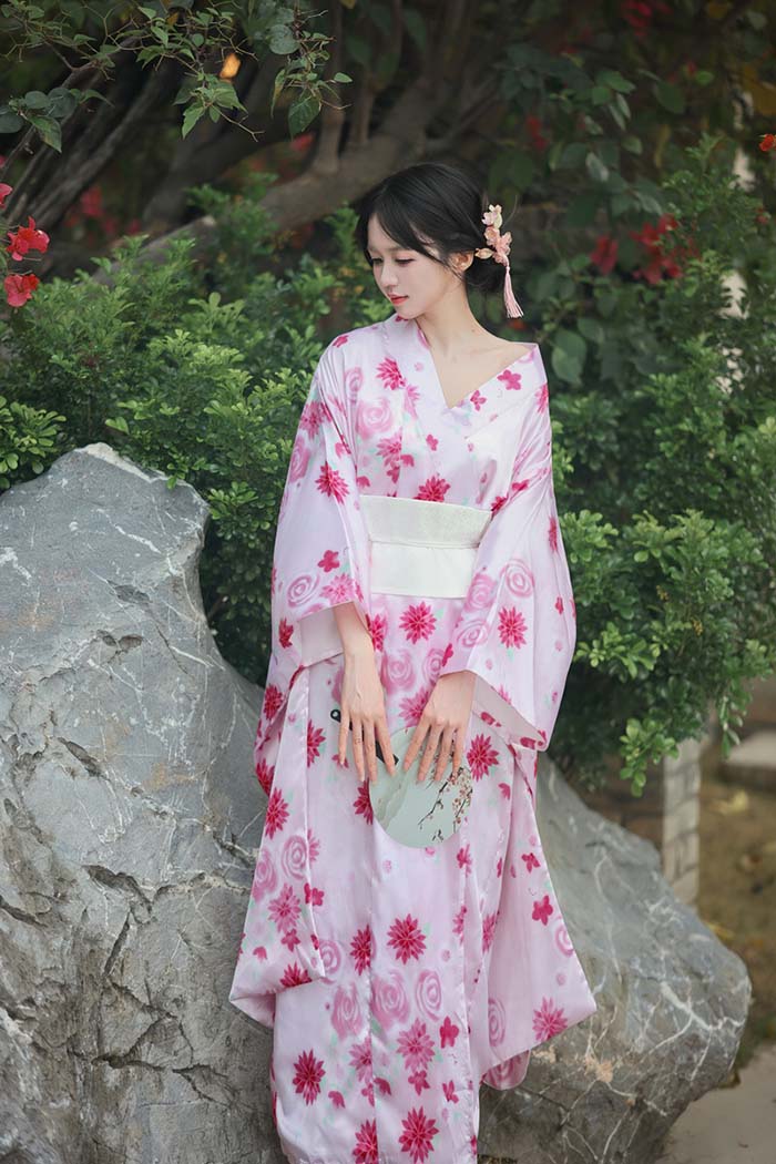 Joon store 楽天市場店の着物 ドレス ロング丈 花魁風 仮装 和装 ハロウィン コスプレ 衣装 和風 女性用 レディース 余興 パーティー イベント コスチューム 和服 和風 かわいい 花柄 ロング着物ドレス 着物コスプレ衣装 花魁 おいらん 浴衣 サテン生地 着物風ドレス ピンク｜アングル3