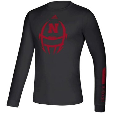 アディダス ADIDAS アディダス 黒色 ブラック ネブラスカ コーンハスカーズ サイドライン ヘルメット スリーブ Tシャツ 長袖 【 HELMET SLEEVE ADIDAS BLACK 2019 SIDELINE LOCKER CREATOR CLIMALITE TSHIRT NEB 】