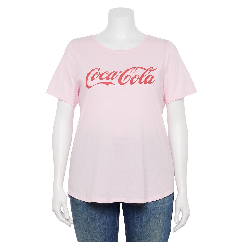 キャラクター グラフィック Tシャツ 【 LICENSED CHARACTER PLUS SIZE COCACOLA GRAPHIC TEE COCA COLA 】