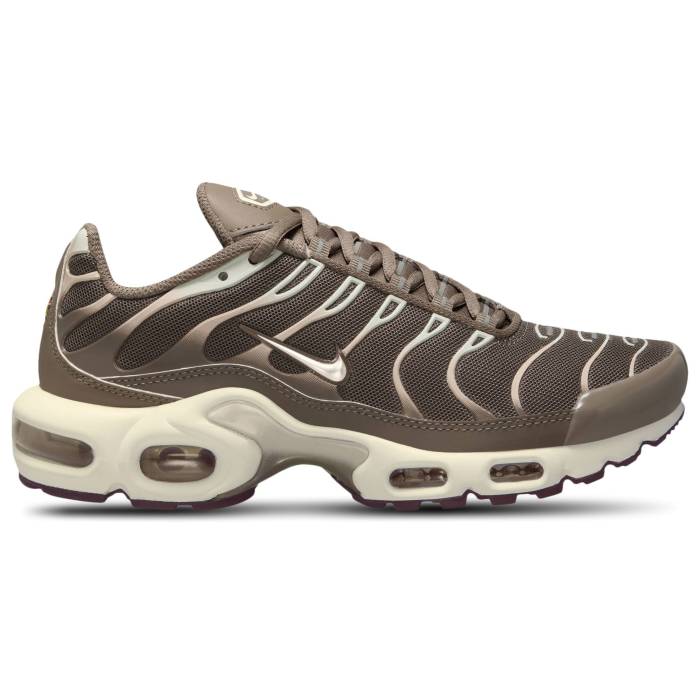 ʥ Nike  Air Max Plus Women's Metallic Silver/Mink/Baroque  ޥåץ饹  ǥ ˡ ǥ Silver 俧С
