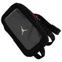 ナイキ ジョーダン Jordan 【 Flight Phone Crossbody Men's Black/Gym Red/White 】 Flight フライト バッグ 小物 ブランド雑貨 バッグ メンズバッグ ショルダーバッグ メッセンジャーバッグ メンズ 黒色 ブラ(4)