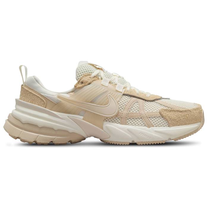ナイキ Nike 【 V2K Run Women's Sail/Sanddrift 】 ラン 靴 レディース靴 スニーカー レディース