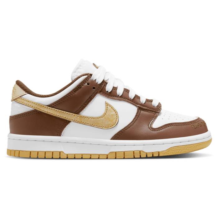 ʥ Nike  Dunk Low Cn Boys' Grade School White/Metallic Gold/White  ...