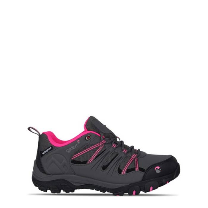 楽天スニケスGelert 【 Horizon Low Wp Juniors Walking Shoes Kids Charcoal/Pink 】 シューズ 運動靴 キッズ ベビー マタニティ キッズファッション 靴 その他 ジュニア キッズ チャコール pink ピンク