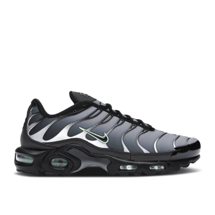 ナイキ Nike 【 Air Max Plus 'Particle Grey Vapour Green' Men Black/Black/Particle Grey/Vapour Green 】 マックス 灰色 グレー 靴 メンズ靴 スニーカー メンズ 黒色 ブラック 灰色 グレー green 緑・グリーン