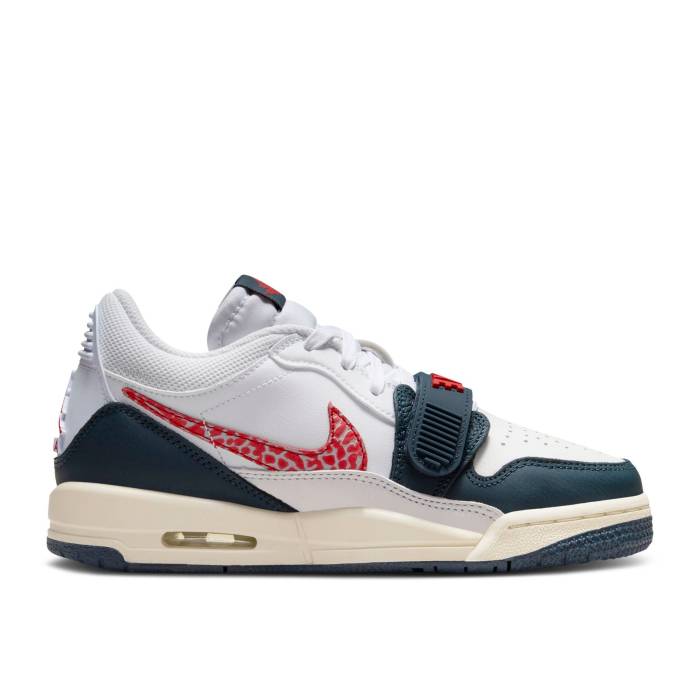 ʥ硼 Air Jordan  Jordan Legacy 312 Low Gs 'Usa' Youth White/Wo...