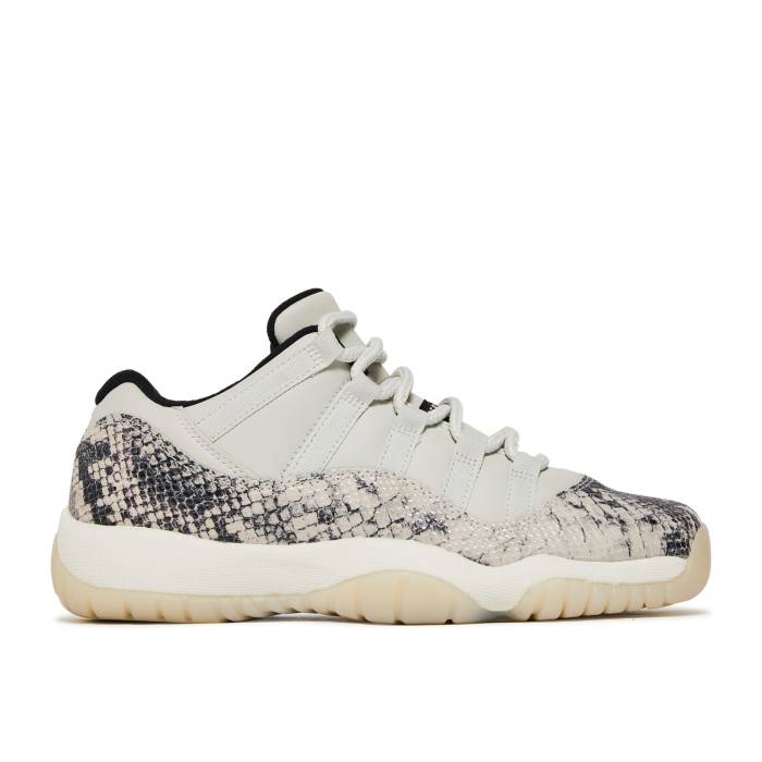 ナイキ　エアジョーダン Air Jordan 【 Jordan 11 Retro Low Gs 'L