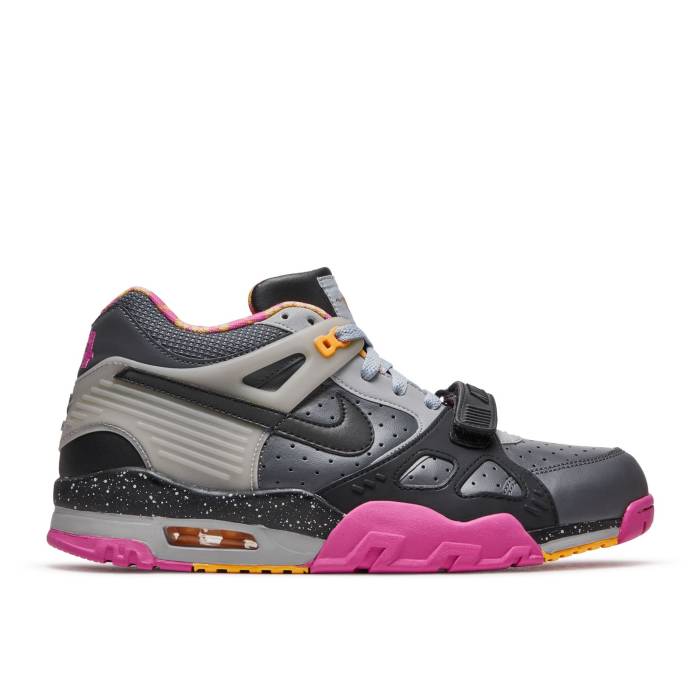 ナイキ Nike 【 Air Trainer 3 Prm Qs 'Bo Knows Horse Racing' Men Dark Grey/Blk-Wlf Gry Clb Pnk 】..