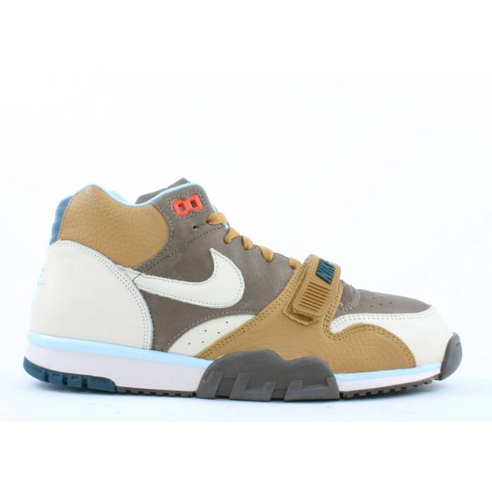ナイキ Nike 【 Air Trainer 1 Mid Premium Men Palomino-Pearl Wht-Maple 】 トレーナー ミッド Premi..