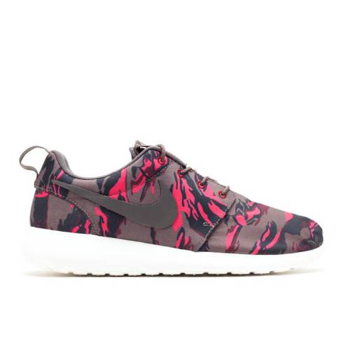 ナイキ NIKE ローシラン 茶色 ブラウン 'TIGER CAMO' スニーカー メンズ 【 NIKE ROSHERUN GPX PETRA BROWN PTR BROWNSLTM RD 】