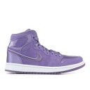 ブランド名Air Jordan性別Women(レディース)商品名Wmns Air Jordan 1 Retro High 'Season of Her: Purple Earth'カラー/Purple/Earth/White/Metallic商品説明※こちらの商品説明文は自動で抽出した文章のため、一部商品と関係ない内容が含まれている場合がございます「Wmns Air Jordan 1 Retro High 'Season of Her: Purple Earth'」は、女性のためにデザインされた特別なエディションの一足です。パープルアースのカラーリングが施され、洗練されたスタイルと個性を引き立てます。高品質なレザーアッパーと耐久性のあるラバーソールが、快適な履き心地と長持ちする耐久性を提供します。さらに、フラットなシューレースにより、足にぴったりとフィットします。このウィメンズエアジョーダン1レトロハイは、女性らしいスタイルとユニークなデザインを追求した、究極の一足です。最新のファッショントレンドに合わせて、自信を持ってステートメントを作りましょう。利用シーン"WMNS Air Jordan 1 Retro High 'Season of Her: Purple Earth'"は、女性向けのスニーカーで、その名前の通りシーズンごとのトレンドカラーの一つであるパープルを基調としています。このシューズは、カジュアルなスタイルやストリートファッションに適しており、特にスポーツウェアやジーンズなどとの組み合わせによく似合います。また、他のAir Jordan 1のスニーカーよりも女性らしい細身のシルエットを持っており、女性の足にフィットするように設計されています。そのため、日常のカジュアルなスタイルやスポーツファッションにおける女性のファッションアイテムとして人気があります。素材"WMNS Air Jordan 1 Retro High 'Season of Her: Purple Earth'"は、高品質な素材を使用しており、アッパーには柔らかなスエード素材が使われています。