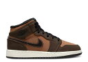 【 AIR JORDAN JORDAN 1 MID SE GS 'EARTH TONE' / DARK CHOCOLATE CRIMSON BLISS 】 ナイキ ミッド クリムゾン エアジョーダン ジュニア キッズ ベビー マタニティ スニーカー