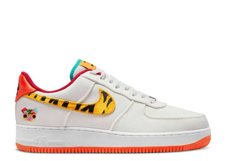 【 NIKE AIR FORCE 1 '07 LV8 'YEAR OF THE TIGER' / SAIL WHITE UNIVERSITY GOLD 】 白色 ホワイト ゴールド エアフォース スニーカー メンズ ナイキ