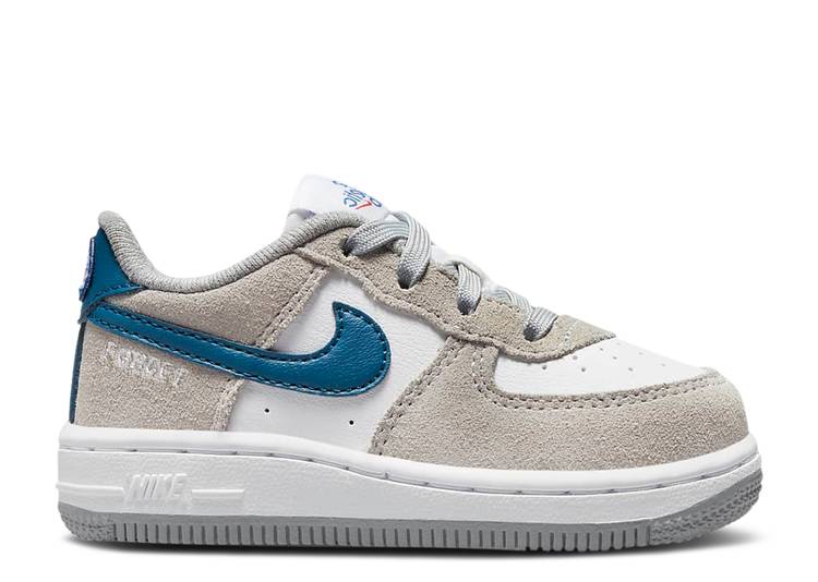 【 NIKE FORCE 1 LV8 TD 'ATHLETIC CLUB - LIGHT SMOKE GREY' / LIGHT SMOKE GREY WHITE LIGHT 】 クラ..