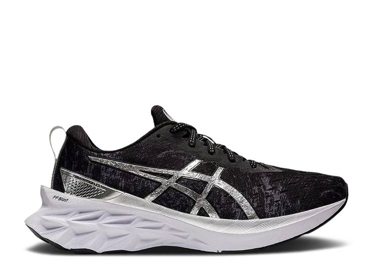 【 ASICS WMNS NOVABLAST 2 PLATINUM 'CARRIER GREY PURE SILVER' / CARRIER GREY PURE SILVER 】 プラチナム 灰色 グレー ピュア 銀色 シルバー スニーカー レディース アシックス