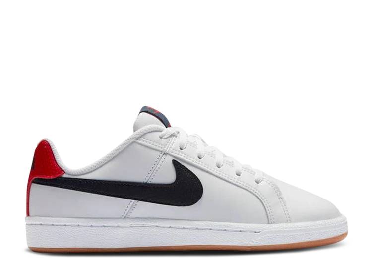 【 NIKE COURT ROYALE GS 'WHITE OBSIDIAN GUM' / WHITE OBSIDIAN UNIVERSITY RED 】 コー...