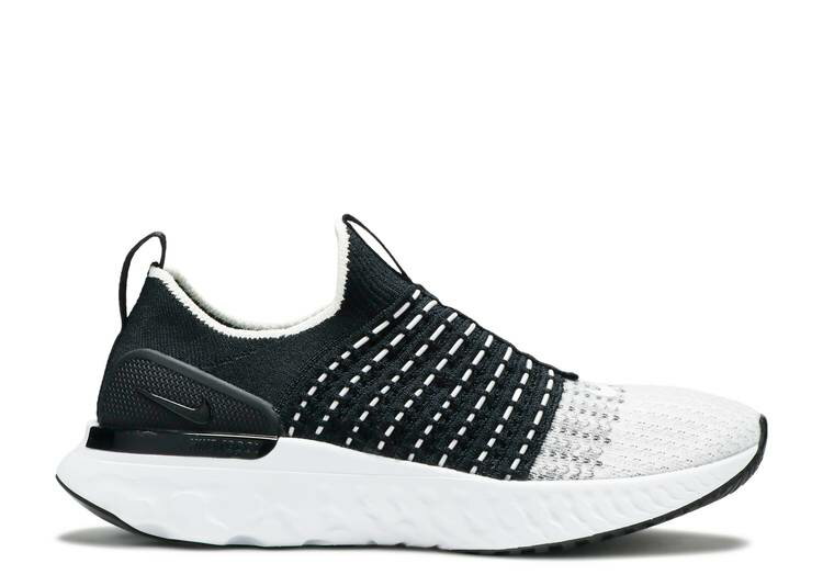 【 NIKE WMNS REACT PHANTOM RUN FLYKNIT 2 'BLACK WHITE' / BLACK WHITE 】 リアクト ラン フライニット 黒色 ブラック 白色 ホワイト スニーカー レディース ナイキ