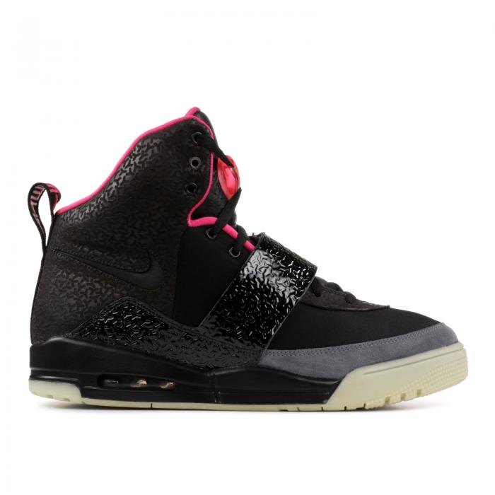 【 NIKE AIR YEEZY \'BLINK\' / BLACK BLACK 】 黒色 ブラック スニーカー メンズ ナイキ