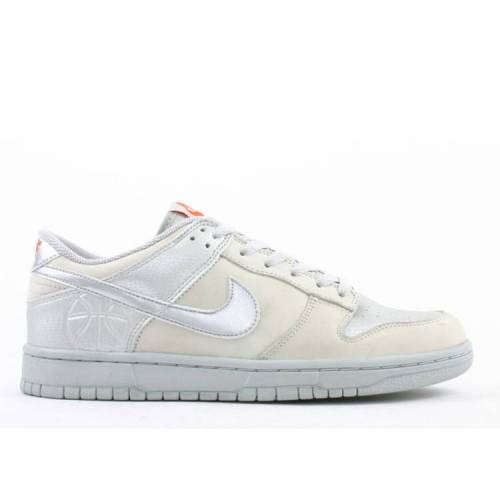 【 NIKE DUNK LOW 'TONY PARKER' / NEUTRAL GREY METALLIC SILVER 】 ダンク 灰色 グレー 銀色 シルバー ダンクロー スニーカー メンズ ナイキ