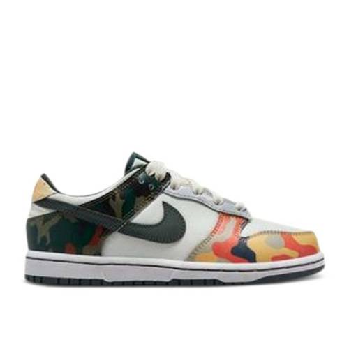 楽天スニケス【 NIKE DUNK LOW SE PS 'SAIL MULTI-CAMO' / SAIL VINTAGE GREEN TOTAL ORANGE 】 ダンク ビンテージ ヴィンテージ 緑 グリーン 橙 オレンジ ダンクロー MULTICAMO' ジュニア キッズ ベビー マタニティ スニーカー ナ