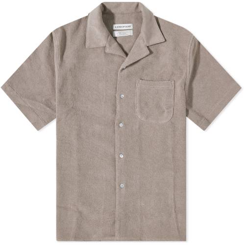 アカインドオブガイズ メンズ 【 A KIND OF GUISE A KIND OF GUISE GIOIA SHIRT / ALMOND 】 メンズファッション トップス