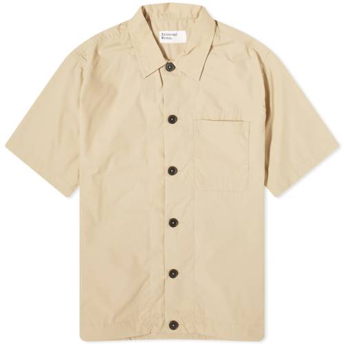 jo[T[NX X[u F Th  Y y UNIVERSAL WORKS UNIVERSAL WORKS RECYCLED POLY SHORT SLEEVE SHIRT / SAND z Yt@bV gbvX