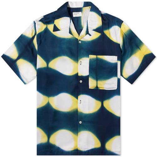 楽天スニケスユニバーサルワークス ネクタイ 紺色 ネイビー 黄色 イエロー & メンズ 【 UNIVERSAL WORKS UNIVERSAL WORKS TIE DYE CAMP SHIRT / NAVY & YELLOW 】 メンズファッション トップス