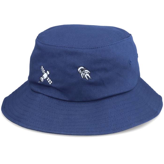 ブランド名Abducted性別Men(メンズ)商品名Tiny Satellite Astronaut Scenery Navy Bucketカラー・Blue