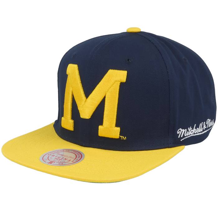 ミッチェル&ネス Mitchell & Ness 【 Michigan Wolverines Back In Action Blue/Yellow Snapback Men B..
