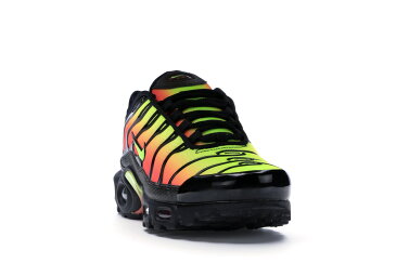 ナイキ NIKE エア マックス 黒 ブラック 赤 レッド レディース スニーカー 【 AIR BLACK RED MAX PLUS VOLT SOLAR WOMENS VOLTSOLAR 】