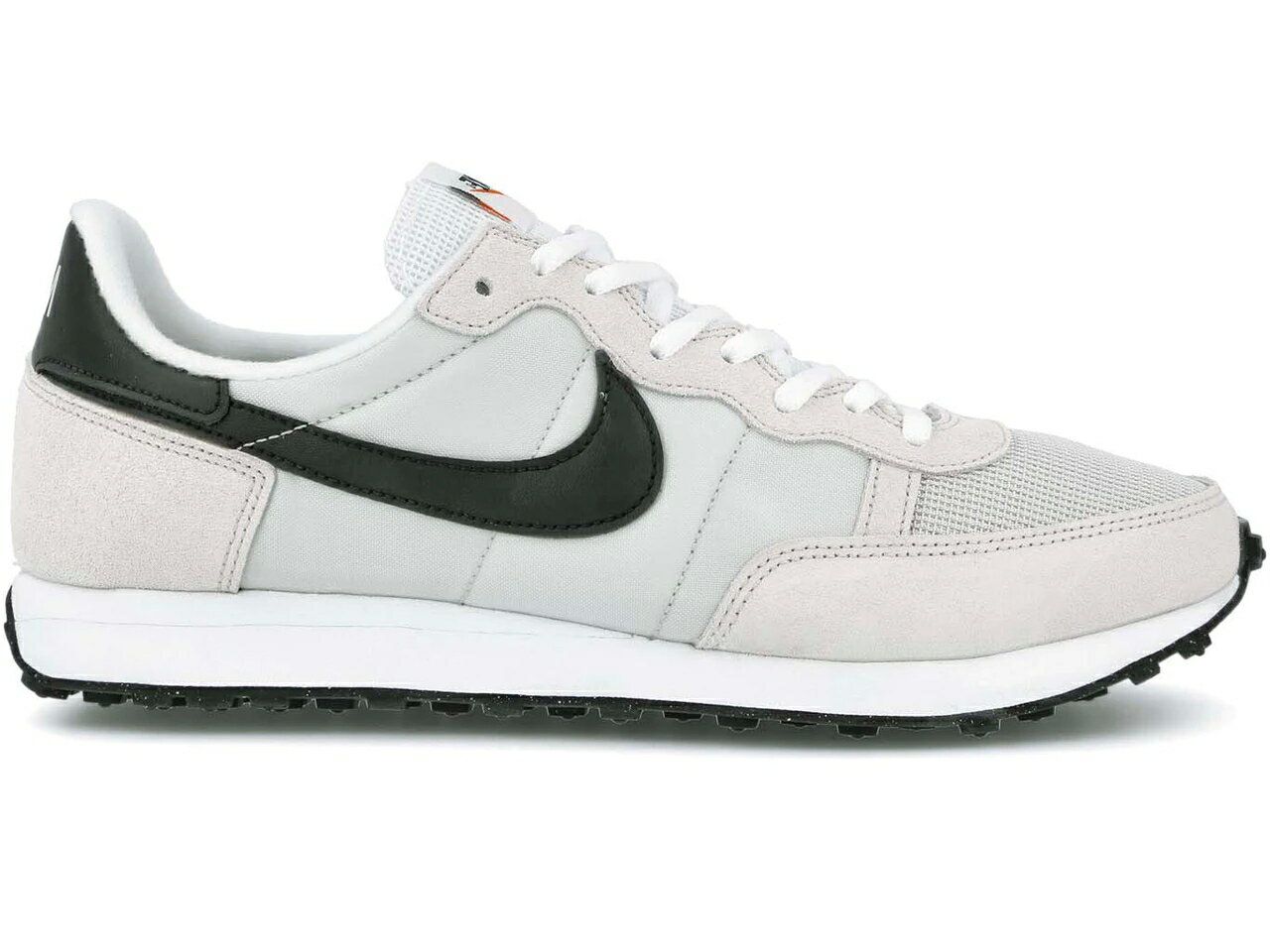 ナイキ NIKE スニーカー 【 CHALLENGER OG LIGHT BONE BLACK WHITE 】