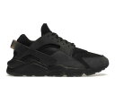 ブランド名Nike性別Men(メンズ)商品名Nike Air Huarache Hyperlocal London カラー/Black/Black/Black商品説明※こちらの商品説明文は自動で抽出した文章のため、一部商品と関係ない内容が含まれている場合がございますNike Air Huarache Hyperlocal London は、ロンドンをテーマにした特別なデザインのスニーカーです。 パフォーマンスとスタイルを兼ね備えたこのモデルは、ユニークなデザインと機能性を提供します。 軽量で通気性に優れたアッパーが、快適な履き心地を実現します。 フレキシブルなミッドソールは、クッション性とサポートを兼ね備え、長時間の歩行やランニングにも最適です。 バックルストラップとラバーカウンタープレートが、足の安定性をサポートし、素晴らしいフィット感を提供します。 ストリートスタイルを楽しみながら、快適さとパフォーマンスを追求するなら、Nike Air Huarache Hyperlocal London は絶対におすすめです。利用シーンNike Air Huarache Hyperlocal Londonは、ロンドンの地元のカルチャーや街の要素にインスピレーションを受けたスニーカーです。そのため、このスニーカーは主にロンドンの街中での日常の利用シーンに最適です。具体的には、以下のような場面で利用できます：- 街を散策する際の快適なウォーキングシューズとして- ファッションアイテムとして、カジュアルな街服やスポーツウェアと合わせることができます- ロンドンの地元のイベントやフェスティバルなどに参加する際に- スポーツ活動やフィットネスジムでのトレーニングにも適していますまた、このスニーカーのデザインには、ロンドンのストリートアートや建築などの要素が取り入れられており、街の個性と共鳴するデザインとなっています。そのため、ロンドンを訪れる旅行者や、ロンドンのカルチャーやストリートファッションに興味のある人々にも特に人気があります。素材Nike Air Huarache Hyperlocal Londonのアッパーは、耐久性と通気性を兼ね備えたメッシュ素材で作られています。アウトソールは耐摩耗性とグリップ力に優れたラバー素材です。また、インソールには快適なクッショニングを提供するための特殊な素材が使用されています。全体的に軽量で快適な履き心地を実現しています。