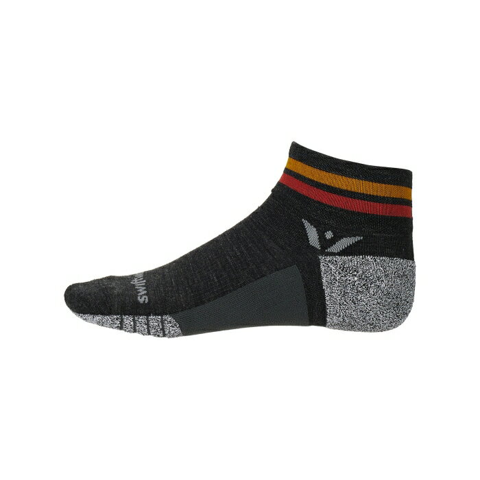 Swiftwick 【 Flite Xt Trail Two Quarter Crew Socks Stripe Unisex Stripe Coal 】 クルー ソックス・靴下 Stripe ストライプ スポーツ アウトドア ランニング マラソン その他 ユニセックス Stripe ストライプ