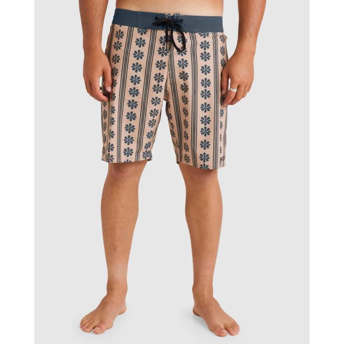 ルーカ Rvca 【 Mens Daisied 18" Boardshorts Mens Warm Taupe 】 メンズ メンズファッション 水着 メンズ ウォーム