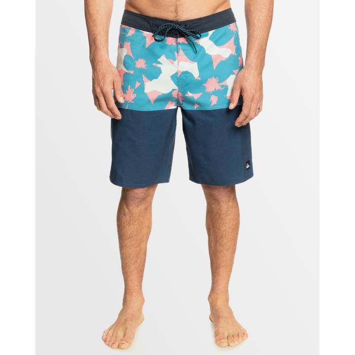 クイックシルバー Quiksilver 【 Mens Everyday Division 20" Boardshorts Mens Navagio Bay 】 メンズ メンズファッション 水着 メンズ