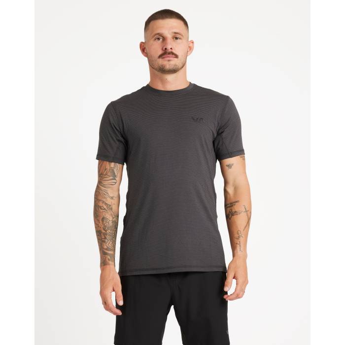 楽天スニケスルーカ Rvca 【 Mens Sport Vent Stripe T-Shirt Mens Black Stripe 】 メンズ Stripe ストライプ Tシャツ メンズファッション トップス Tシャツ カットソー メンズ 黒色 ブラック Stripe ストライプ