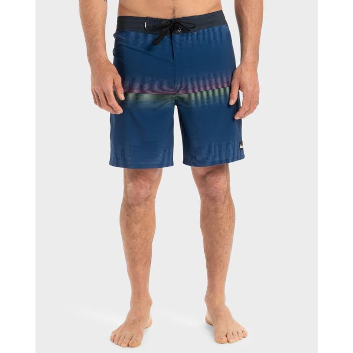 クイックシルバー Quiksilver 【 Mens Surfsilk Straight Leg 18" Boarshorts Mens Estate Blue Connect 】 メンズ メンズファッション 水着 メンズ 青色 ブルー
