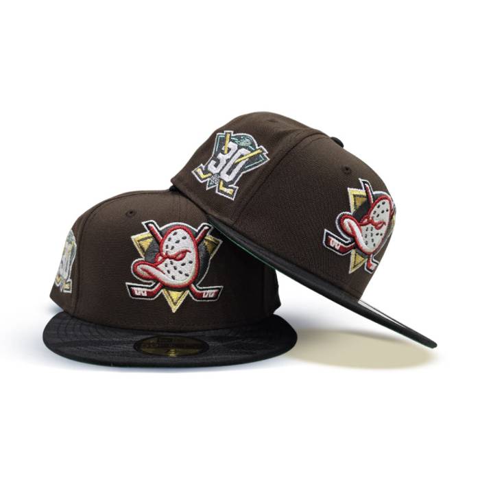 ブランド名New Era性別Unisex(ユニセックス)商品名Brown Anaheim Mighty Ducks Tonal Black Camo Visor Green Bottom 30Th Anniversary Side Patch 59Fifty Fitted