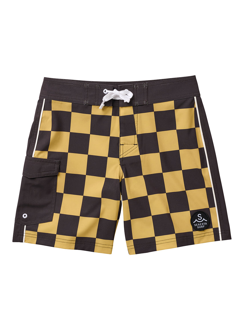ブランド名Seaesta Surf性別Kids商品名Seaesta Surf Boys' Surf Junior Interchange Checks Board Short (Big Kid)カラーBlack/Yellow■ Seaesta Surf Boys' Surf Junior Interchange Checks Board Short (Big Kid) - スタイリッシュで快適な夏の冒険を 活動的なお子様の夏の楽しみを最大限に引き出すために設計された、Seaesta Surf Boys' Surf Junior Interchange Checks Board Short (Big Kid)のご紹介です。 このボードショーツは、ビーチやプールサイドでのあらゆる冒険に最適な、機能性とファッション性を兼ね備えた一着。 洗練された「Interchange Checks」のデザインと、お子様の動きやすさを追求した高い機能性により、忘れられない夏の思い出作りに貢献いたします。 海やプールでの水遊びから、カジュアルな日常使いまで、多岐にわたるシーンで活躍するアイテムとして、親御様とお子様双方にご満足いただけることをお約束いたします。 ■ 商品説明・スペック このSeaesta Surf Boys' Surf Junior Interchange Checks Board Short (Big Kid)は、デザインと機能性を両立させた、ジュニア用ボードショーツの決定版です。 ◆ デザイン モダンでありながらもクラシックな魅力を放つ「Interchange Checks」柄は、ビーチでの注目を集めること間違いなしです。 複数のチェックパターンが巧妙に組み合わされており、単調にならず、遊び心と洗練された印象をお子様に与えます。 落ち着いた色合いを基調としつつ、動きの中で表情を変えるデザインは、お子様の個性を引き立て、夏の装いを一層魅力的に演出します。 ◆ 素材と機能性 素材には、速乾性に優れた軽量ポリエステルを基調とし、適度なストレッチ性を加えることで、お子様の激しい動きにも柔軟に対応します。 水に濡れても素早く乾燥するため、肌への不快な貼りつきを軽減し、常にサラッとした快適な肌触りを保ちます。 また、耐久性にも優れており、塩素や海水、太陽光に強く、繰り返しの洗濯や摩擦にも耐えるため、長くご愛用いただけます。 縫製にもこだわり、肌への擦れを最小限に抑えるフラットロックシーム（一般的な縫製方式を想定）を採用することで、長時間の着用でもお子様がストレスなく過ごせるよう配慮されています。 ウエスト部分は、調節可能なドローコード（紐）や伸縮性のあるバンドが採用されており、お子様の体型に合わせてしっかりとフィットさせることが可能です。 これにより、水中で激しく動いてもずれにくく、安心感を提供します。 ◆ サイズ 「Big Kid」向けに設計されており、成長期のお子様の体型変化にも対応しやすいように工夫されています。 適切なサイズ選びにより、お子様は最高の快適さとパフォーマンスを享受できるでしょう。 ■ ブランド「Seaesta Surf」の特徴・こだわり Seaesta Surfは、カリフォルニアの豊かなビーチカルチャーに根ざし、次世代のサーファーたちにインスピレーションを与えることを目指して誕生したブランドです。 私たちの使命は、単なる水着を提供するだけでなく、お子様たちが海や自然との繋がりを深め、無限の可能性を追求できるような製品を創り出すことです。 ◆ 品質への揺るぎないコミットメント Seaesta Surfは、お子様の繊細な肌に触れる製品だからこそ、素材選びから縫製、最終的な仕上がりまで、一切の妥協を許しません。 厳選された高品質な生地は、耐久性と快適性を両立させ、お子様の活発な動きを支えます。 紫外線からの保護（UPF機能を持つ生地を想定）も考慮し、太陽の下での安全な遊びをサポートします。 ◆ スタイルと機能性の融合 私たちSeaesta Surfは、お子様向け製品においても、最新のトレンドを取り入れたスタイリッシュなデザインを追求しています。 同時に、サーフィンや水遊びといったアクティブなシーンで求められる機能性――速乾性、伸縮性、快適なフィット感――を徹底的に追求し、融合させています。 Seaesta Surfの製品は、お子様が自信を持って、自由に、そしてスタイリッシュに夏のアクティビティを楽しめるようデザインされています。 ◆ ビーチライフスタイルへの貢献 Seaesta Surfは、ビーチを愛し、地球を大切にする心を育むことを大切にしています。 お子様たちが自然の中で遊び、学び、成長できるような環境を守るための意識を、製品を通じて伝えていきたいと考えています。 ■ 利用シーン・シチュエーション Seaesta Surf Boys' Surf Junior Interchange Checks Board Short (Big Kid)は、夏の多種多様なアクティビティに対応する汎用性の高いアイテムです。 → サーフィン、ボディボード、スタンドアップパドルボードなどのウォータースポーツ：高い伸縮性と速乾性が、最高のパフォーマンスをサポートします。 → スイミング、プールでの水遊び：快適なフィット感と軽量素材が、水中での自由な動きを妨げません。 → ビーチ、河原、湖畔でのレジャー：砂や水辺での活動に最適で、速乾性により移動中も快適です。 → キャンプ、バーベキューなどのアウトドア活動：水着としてだけでなく、カジュアルなショートパンツとしても活躍します。 → 旅行やリゾートでの着用：荷物がかさばらず、様々なシーンに対応できるため、旅先での着回しにも便利です。 鮮やかな「Interchange Checks」柄は、太陽の下で映え、お子様の夏を一層華やかに彩ります。 ■ コーディネート・合わせ方の提案 このボードショーツは、様々なトップスや小物と組み合わせることで、多様なスタイルを楽しむことができます。 ・ ビーチやプールでの王道スタイル： 　　Seaesta SurfのラッシュガードやUVカットTシャツを合わせることで、紫外線対策も万全に。 　　足元はビーチサンダルやウォーターシューズがおすすめです。 　　無地のホワイトやネイビーのトップスは、チェック柄のボードショーツを引き立て、爽やかな印象を与えます。 ・ カジュアルな普段使い： 　　シンプルなTシャツやタンクトップと合わせれば、タウンユースにも適したリラックススタイルに。 　　キャップやスニーカーを加えて、よりアクティブな印象に仕上げることができます。 　　明るい色のトップスや、ボードショーツの色合いとリンクするカラーを選ぶと、統一感のあるコーディネートが完成します。 ・ リゾートスタイル： 　　ポロシャツやリネンシャツを羽織ることで、少し上品なリゾートカジュアルとしてもお楽しみいただけます。 　　サングラスやハットなどの小物で、さらに季節感を演出しましょう。 「Interchange Checks」柄は、単色だけでなく、同系色のストライプや無地のアイテムとも相性が良く、幅広い着こなしが可能です。 ■ ターゲットユーザー・おすすめの人 この※画像はイメージです