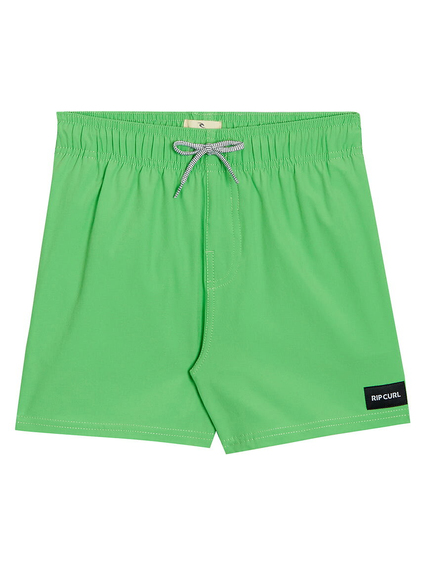 ブランド名Rip Curl性別Kids商品名Rip Curl Boys' Daily Volley Swim Trunks (Big Kid)カラーNeon Green■ Rip Curl Boys' Daily Volley Swim Trunks (Big Kid) のご紹介 Rip Curlより、活動的な少年たちの夏を彩るスイムウェア「Rip Curl Boys' Daily Volley Swim Trunks (Big Kid)」が登場いたしました。世界中のサーファーに愛され続けるRip Curlの哲学が凝縮されたこの一着は、ビーチやプールはもちろん、日常のカジュアルシーンにも溶け込む汎用性の高さが魅力です。最高の波を求める「The Search」の精神を宿したデザインと、妥協のない機能性、そして快適な着心地が、お子様の夏の冒険を力強くサポートいたします。 ■ 商品説明・詳細スペック 本製品は、少年たちの活発な動きを考慮し、快適性と機能性を追求したスイムトランクスです。 ・素材の特長： 優れた速乾性を誇るポリエステル素材を主に使用しており、水に濡れてもすぐに乾き、常にドライで快適な肌触りを保ちます。軽量設計のため、水の中でも動きやすく、お子様の負担を軽減いたします。また、耐久性にも優れており、繰り返しの着用や洗濯にも強く、塩素や紫外線によるダメージにも耐性があるため、長期間ご愛用いただけます。 ・デザインと機能性： クラシックな「Volley」スタイルを採用しており、短すぎず長すぎない最適な股下丈は、活動的な動きを妨げません。ウエスト部分は伸縮性のあるゴムに加え、ドローコード（紐）が内蔵されているため、お子様の体型に合わせて細やかなフィット感の調整が可能です。これにより、激しい動きの中でもズレ落ちる心配が少なく、安心してお過ごしいただけます。また、衛生面を考慮したメッシュライナーが内蔵されており、水遊びの後も快適さを保ちます。サイドには便利なポケットが配されており、ちょっとした小物の収納にも役立ちます。 ・「Daily」のコンセプト： 商品名に含まれる「Daily」は、このスイムトランクスが単なる水着に留まらず、日常のカジュアルウェアとしても活躍することを示唆しています。そのスタイリッシュなデザインと快適な素材は、Tシャツなどと合わせることで、夏の普段着としてもお楽しみいただけます。 ・Big Kid向けサイズ展開： 「Big Kid」と称される小学生高学年から中学生程度の少年たちの体型を考慮したパターン設計です。成長期の体にフィットし、動きやすさを最大限に引き出すよう工夫されています。 ■ Rip Curlブランドの魅力と哲学 Rip Curlは1969年、オーストラリアのベルズビーチで、サーファーがサーファーのために最高のギアを作るという情熱から誕生しました。以来、半世紀以上にわたり、世界をリードするサーフブランドとしてその地位を確立しています。 ・「The Search」の精神： Rip Curlのブランド哲学は「The Search（探求）」。それは、世界最高の波を求め、未知の場所へと旅をするサーファーたちの飽くなき探究心を表しています。この精神は、製品開発にも深く根付いており、常に革新的な素材とデザインを追求し、ユーザーが最高のパフォーマンスを発揮できるようサポートしています。 ・品質へのこだわり： Rip Curlは、機能性と耐久性、そしてスタイルを兼ね備えた製品を提供することに強くこだわっています。過酷な条件下での使用にも耐えうる品質基準は、サーフィンというスポーツの特性から培われたものであり、その技術と経験は、スイムウェアを含むすべての製品に活かされています。お子様が安心して着用できるよう、素材選びから縫製に至るまで細心の注意を払って製造されています。 ・サーフカルチャーへの貢献： サーフカルチャーを牽引するブランドとして、Rip Curlは単に製品を提供するだけでなく、そのライフスタイルそのものを提案し続けています。ビーチでの楽しさ、自然との一体感、そして自由な精神を尊重するブランドであり、お子様が水辺で過ごす時間をより豊かにするアイテムを提供しています。 ■ 最適な利用シーン・シチュエーション 「Rip Curl Boys' Daily Volley Swim Trunks (Big Kid)」は、その高い汎用性により、様々な夏のシーンで活躍します。 ・ビーチやプールでの水遊び： 速乾性と快適なフィット感は、海水浴やプールでの水泳、ウォータースライダーなど、水辺でのアクティブな遊びに最適です。メッシュライナーが内蔵されているため、そのまま水中に入っても快適さを保ちます。 ・リゾート地での休暇： 旅行先のリゾートホテルでのプールサイド、ビーチでの日光浴、あるいはカジュアルなレストランでの食事など、リラックスした休暇のあらゆるシーンに溶け込みます。スタイリッシュなデザインは、リゾートファッションの一部としても引き立ちます。 ・アウトドア活動： キャンプでの川遊びや湖でのアクティビティ、公園での水遊び、バーベキューなど、夏の屋外イベントにも適しています。速乾性があるため、水辺で遊んだ後もすぐに乾き、着替えの心配が少なく済みます。 ・日常のカジュアルウェアとして： 「Daily」の名の通り、水着としてだけでなく、夏の普段着としてもご着用いただけます。Tシャツやサンダルと合わせるだけで、軽快でアクティブなカジュアルスタイルが完成します。夏の暑い日でも涼しく快適に過ごせるため、公園での遊びや近所への外出にも最適です。 ■ コーディネート・合わせ方の提案 「Rip Curl Boys' Daily Volley Swim Trunks (Big Kid)」は、シンプルなデザインながらもRip Curlらしいセンスが光るため、様々なアイテムと組み合わせやすいのが特徴です。 ・ビーチ＆プールスタイル： 同系色のRip Curlラッシュガードと合わせれば、紫外線対策も万全な本格的なスイムスタイルが完成します。無地の白いTシャツやロゴTシャツを羽織り、ビーチサンダルやスポーツサンダルを合わせれば、リラックス感のあるビーチカジュアルに。日差し対策にはキャップやハットもおすすめです。 ・デイリーカジュアルスタイル： 速乾性とデザイン性を活かし、夏の日常着としても幅広くご活用いただけます。シンプルなクルーネックTシャツやグラフィックTシャツと合わせ、スニーカーやデッキシューズを履けば、タウンユースにも馴染むアクティブなカジュアルスタイルになります。少し肌寒い日には、薄手のパーカーやウィンドブレーカーを羽織ってもおしゃれです。 ・リゾートミックススタイル： リゾート地では、麻素材のシャツやポロシャツ、軽い素材のオープンカラーシャツなどと組み合わせると、洗練されたリゾートカジュアルが楽しめます。足元はエスパドリーユやローファーを選ぶと、より上品な印象になります。 本製品は、どんなトップスやシューズとも合わせやすい汎用性の高さを持っており、お子様自身の個性やその日の気分に合わせて、自由なスタイリングをお楽しみいただけます。 ■ ターゲットユーザー・この商品をおすすめしたい方 ・活動的な少年たち： ビーチやプールで思い切り遊びたい、水辺での活動を心から楽しみたいと願う少年たちに最適です。動きやすさと快適さを追求した設計が、彼らの自由な動きをサポートします。 ・品質と信頼性を重視する保護者の方： お子様には安全で高品質なものを与えたいと考える保護者の方に強くお勧めいたします。Rip Curlの長年の経験と品質へのこだわりが詰まった製品は、耐久性と機能性において期待を裏切りません。 ・Rip Curlブランドのファン： Rip Curlの哲学やデザインに魅力を感じている方、お子様にもその精神を受け継がせたいと願う方にとって、このスイムトランクスは最適な選択肢となるでしょう。 ・幅広いシーンで使えるスイムウェアをお探しの方： 水着としてだけでなく、夏のカジュアルウェアとしても活用できる汎用性の高いアイテムを求めている方にも、自信を持ってお勧めいたします。着替えの手間を省き、様々なシーンで活躍する一着です。 ■ 購入者へのメリット・この商品が選ばれる理由 ・抜群の快適性： 軽量かつ速乾性に優れた素材が、水の中でも外でも常にドライで快適な着心地を提供します。長時間の着用でもお子様の肌への負担を最小限に抑え、快適な夏の体験を約束いたします。 ・優れた耐久性： Rip Curlが誇る高品質な素材と堅牢な縫製により、繰り返しの着用や洗濯、水中の環境にも耐えうる高い耐久性を実現しています。塩素や紫外線にも強く、色褪せや型崩れしにくいため、ワンシーズンだけでなく長くご愛用いただけます。 ・スタイリッシュなデザイン： Rip Curlらしい洗練されたデザインは、ビーチやプールサイドで一際目を引きます。クラシックなVolleyスタイルは時代を超えて愛される魅力があり、どんなトップスとも合わせやすい汎用性の高さも兼ね備えています。 ・機能性と安心感： 調整可能なウエストバンドやメッシュライナーなど、ユーザーの利便性を考慮した機能が満載です。これにより、お子様が安心して水遊びに集中できる環境を提供いたします。 ・環境への配慮： Rip Curlは持続可能性にも積極的に取り組んでおり、一部の製品にはリサイクル素材を使用するなど、環境負荷の低減にも努めています。購入を通じて、そうしたブランドの取り組みを支持することもできます。 ・汎用性の高さ： スイムウェアとしてだけでなく、夏のデイリーカジュアルウェアとしても活躍するため、コストパフォーマンスにも優れています。一枚で二役をこなす、お子様の夏のワードローブに欠かせないアイテムとなるでしょう。 Rip Curl Boys' Daily Volley Swim Trunks (Big Kid)は、お子様の夏の思い出をより豊かに、そして快適にするための最高の選択です。この機会にぜひ、Rip Curlが提案する「The Search」の精神と、卓越した品質をご体験ください。※画像はイメージです